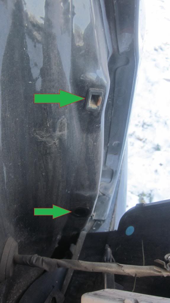 [SOLVED] Tail Light Lens Removal Chevy TrailBlazer, TrailBlazer SS